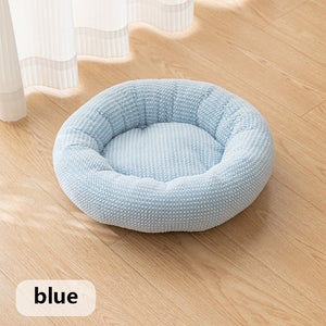 Warm insulated cat bed for comfortable winter naps