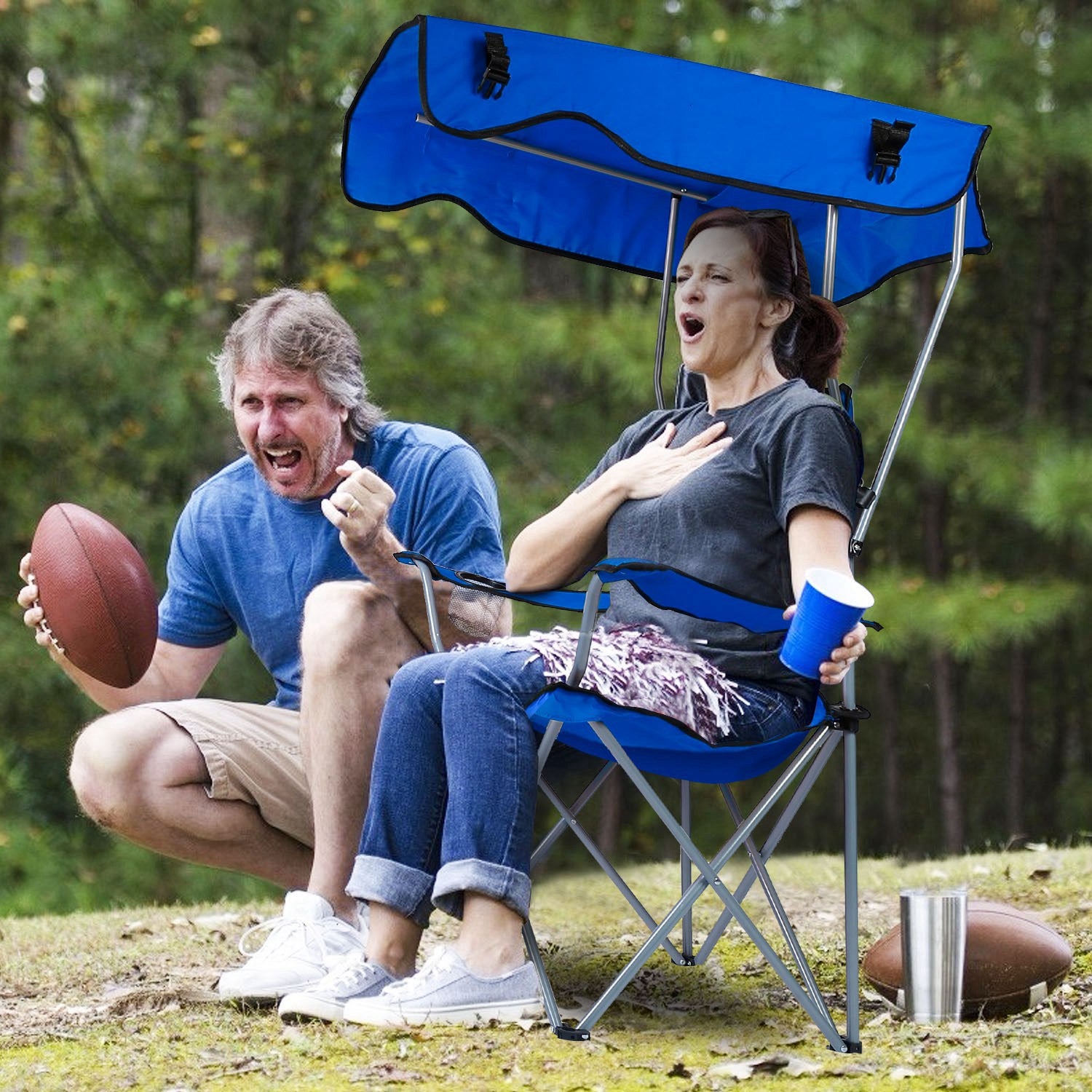Lightweight foldable lawn chair with comfortable seating and convenient cup holder