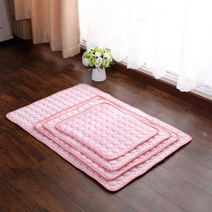Ice silk cooling pet mat customer usage example