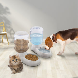 Self dispensing gravity waterer for pets